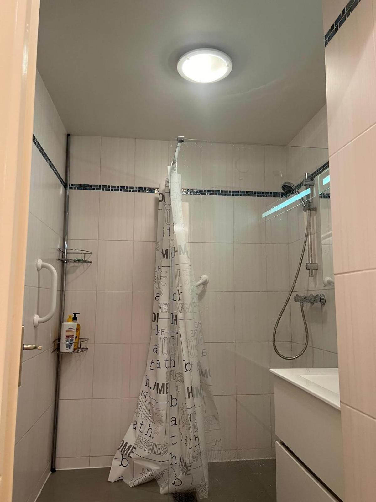 Champion Suites Sarcelles Bagian luar foto