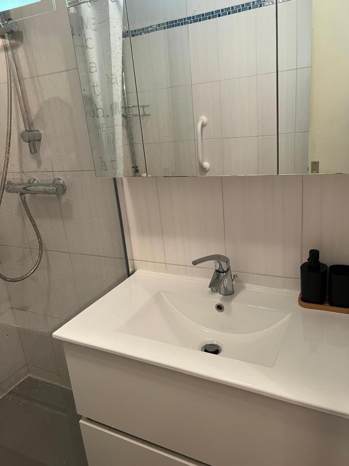 Champion Suites Sarcelles Bagian luar foto