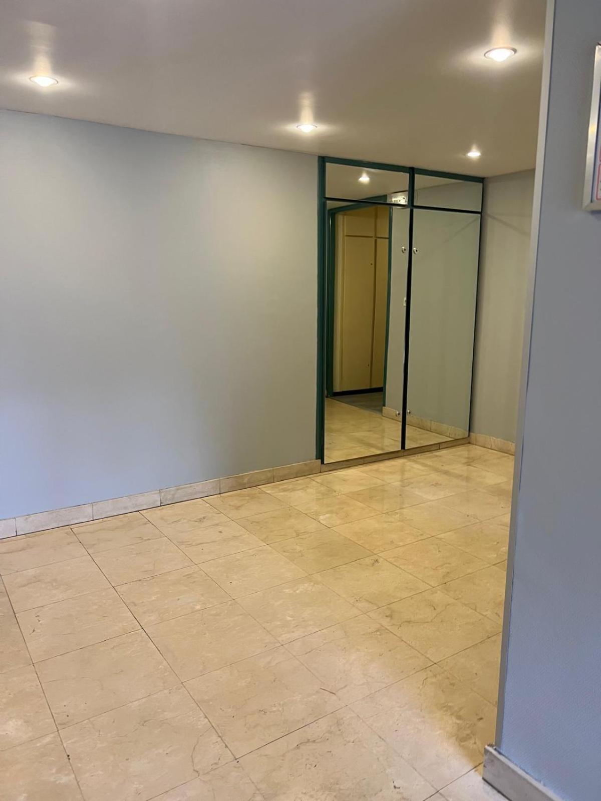 Champion Suites Sarcelles Bagian luar foto